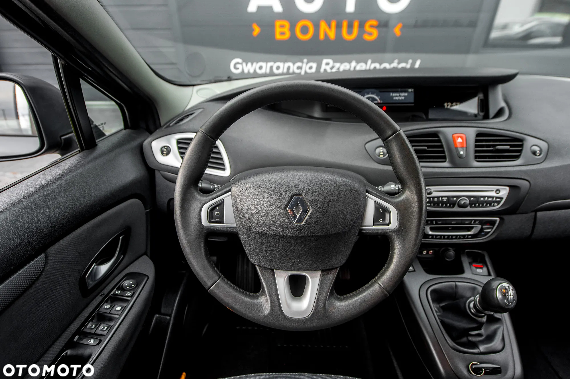 Renault Grand Scenic 1.9 dCi FAP Dynamique - 20