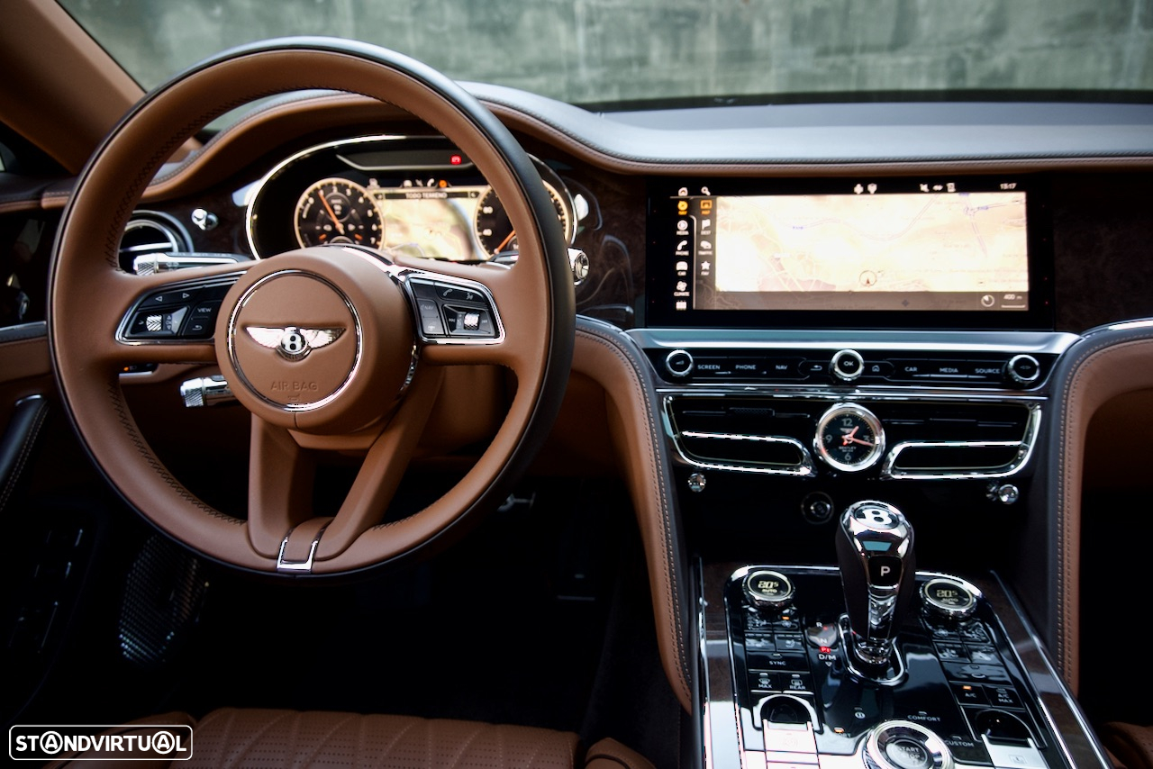 Bentley Flying Spur Hybrid - 36