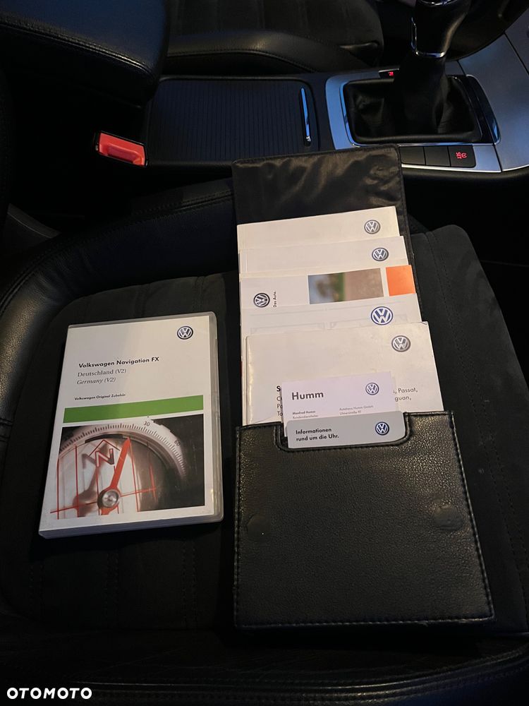 Volkswagen Passat 2.0 TDI DPF Highline - 12