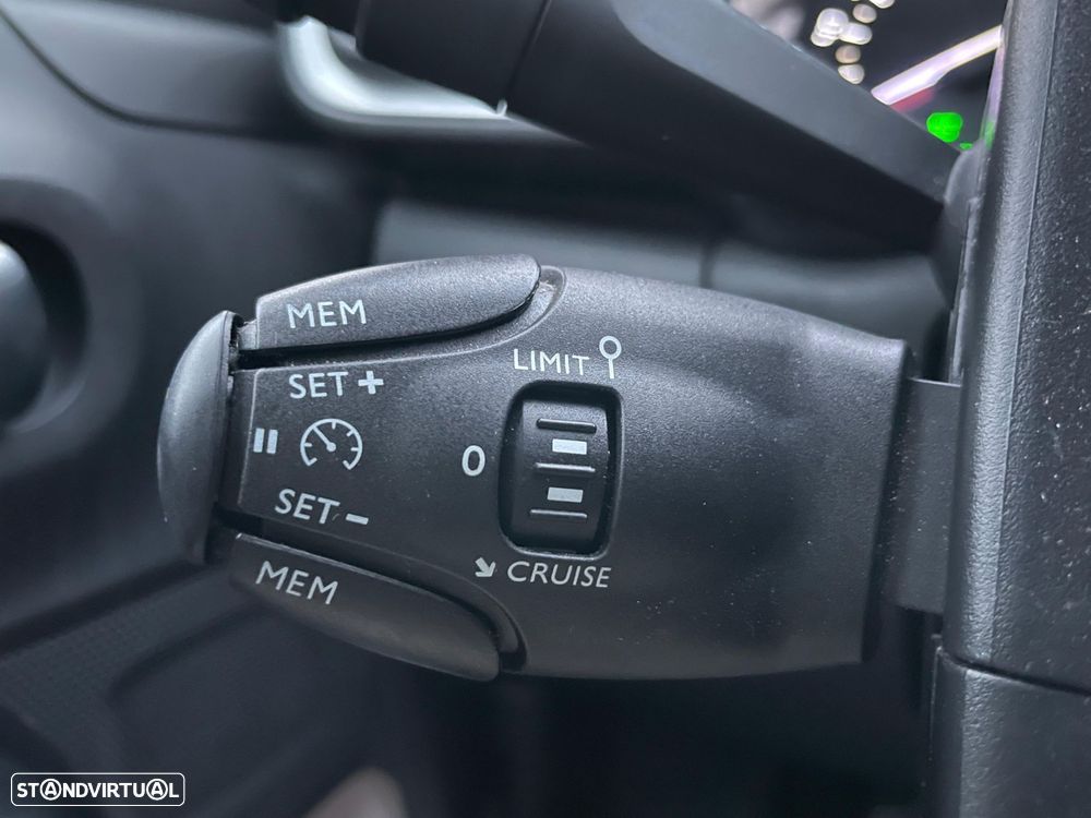 Citroën C3 1.2 PureTech Shine - 17