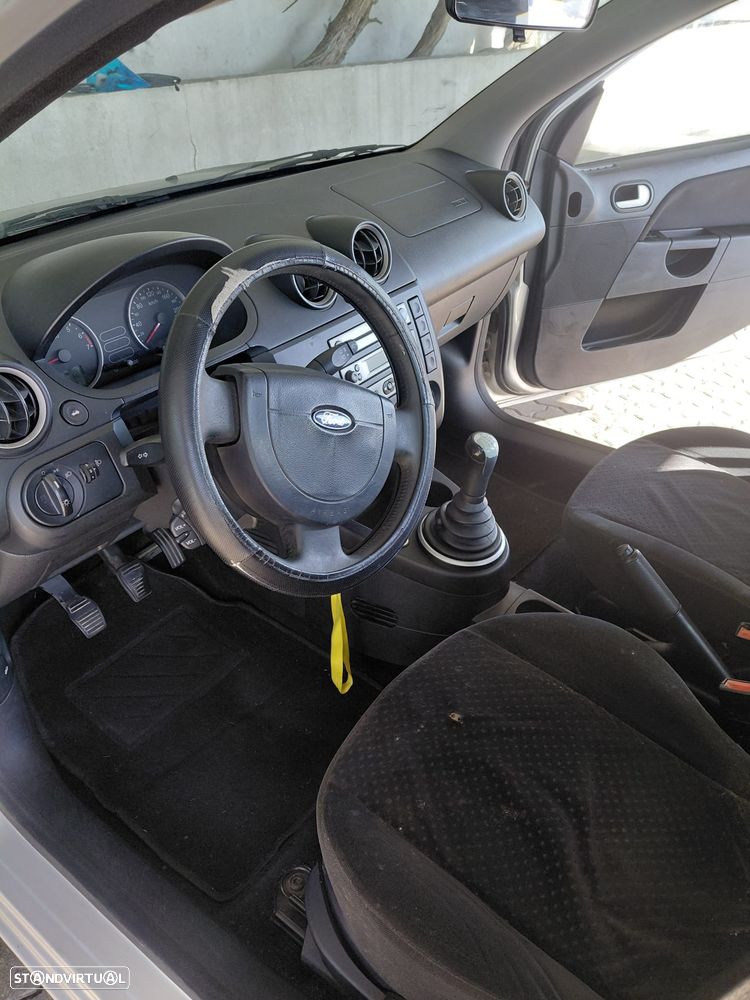 Ford Fiesta 1.25 Trend - 10