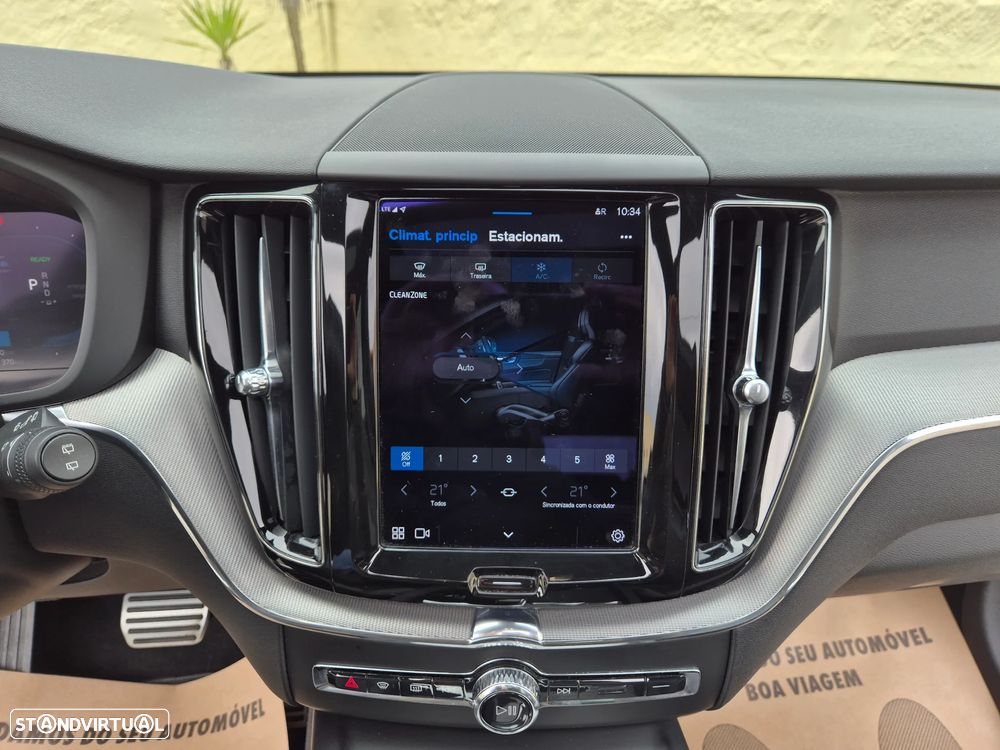 Volvo XC 60 2.0 T6 PHEV R-Design AWD - 19