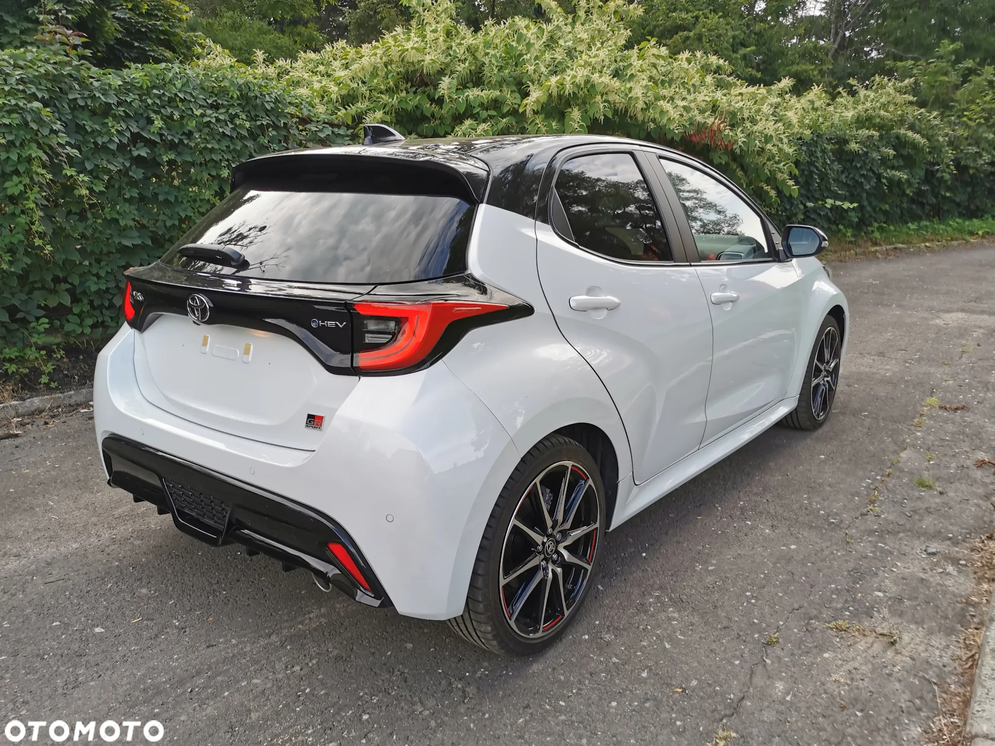 Toyota Yaris Hybrid 1.5 GR Sport - 8