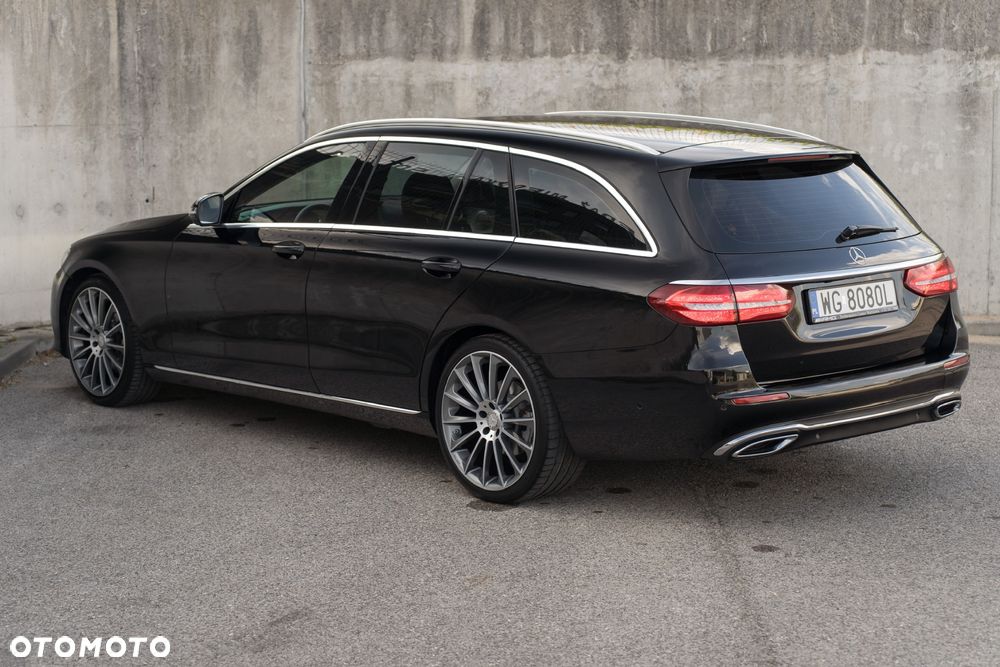 Mercedes-Benz Klasa E 220 d T 9G-TRONIC Avantgarde - 4