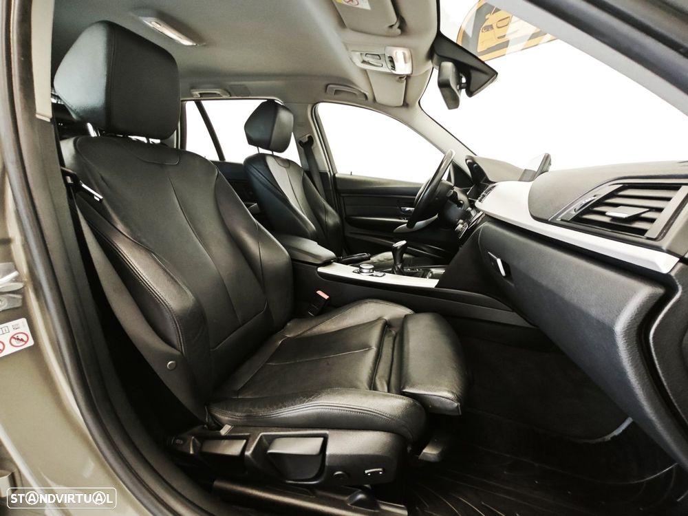 BMW 318 d Touring Line Luxury - 29