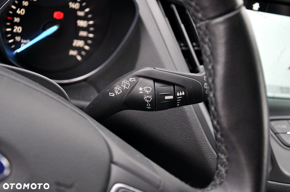 Ford Kuga 1.5 EcoBoost 2x4 Titanium - 16