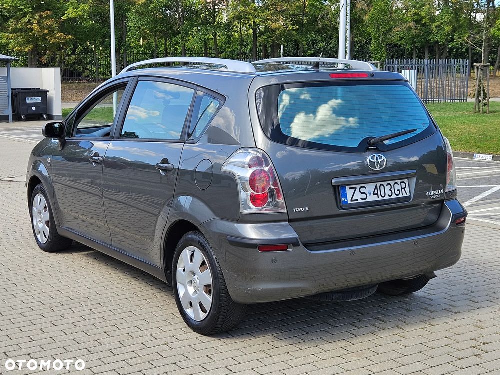 Toyota Corolla Verso 1.8 Multi-Mode Luna - 4