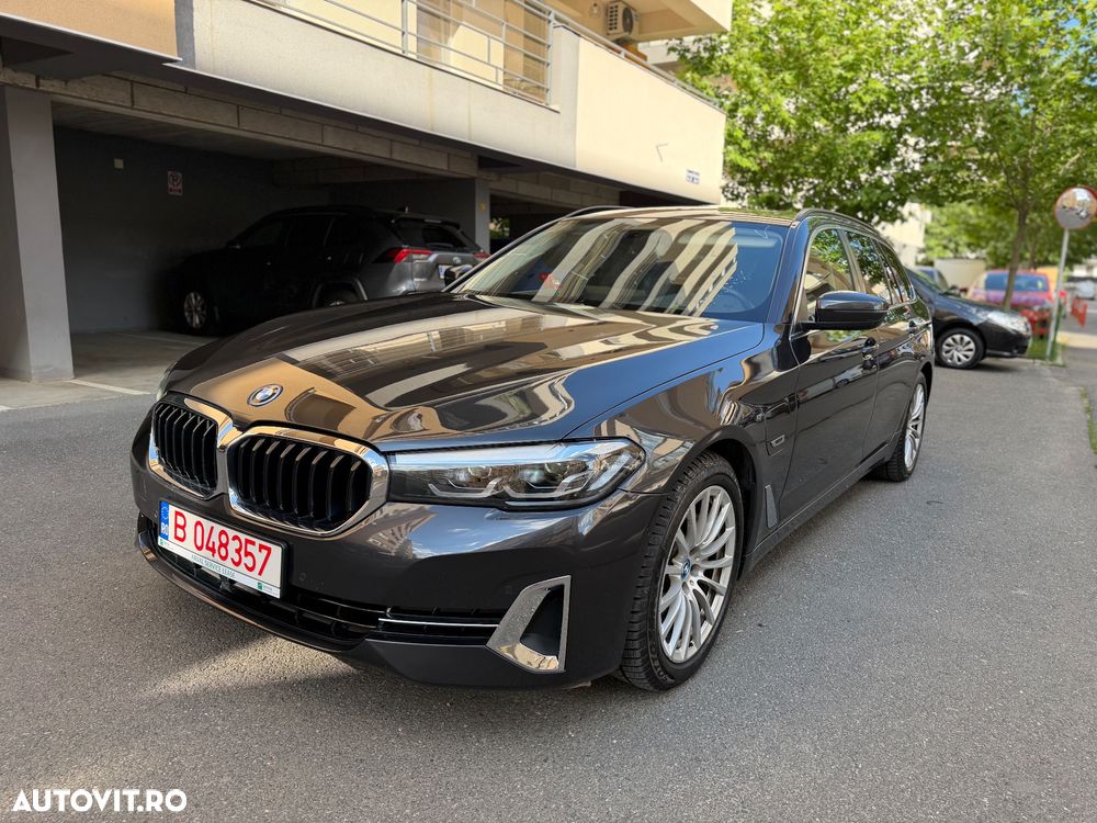 BMW Seria 5 530e xDrive Aut. Luxury Line - 1