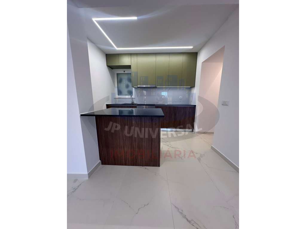 Vende se Apartamento T2 Albufeira - Grande imagem: 2/34