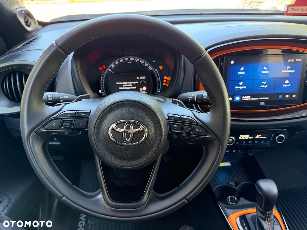 Toyota Aygo X 1.0 VVT-i JBL CVT - 9