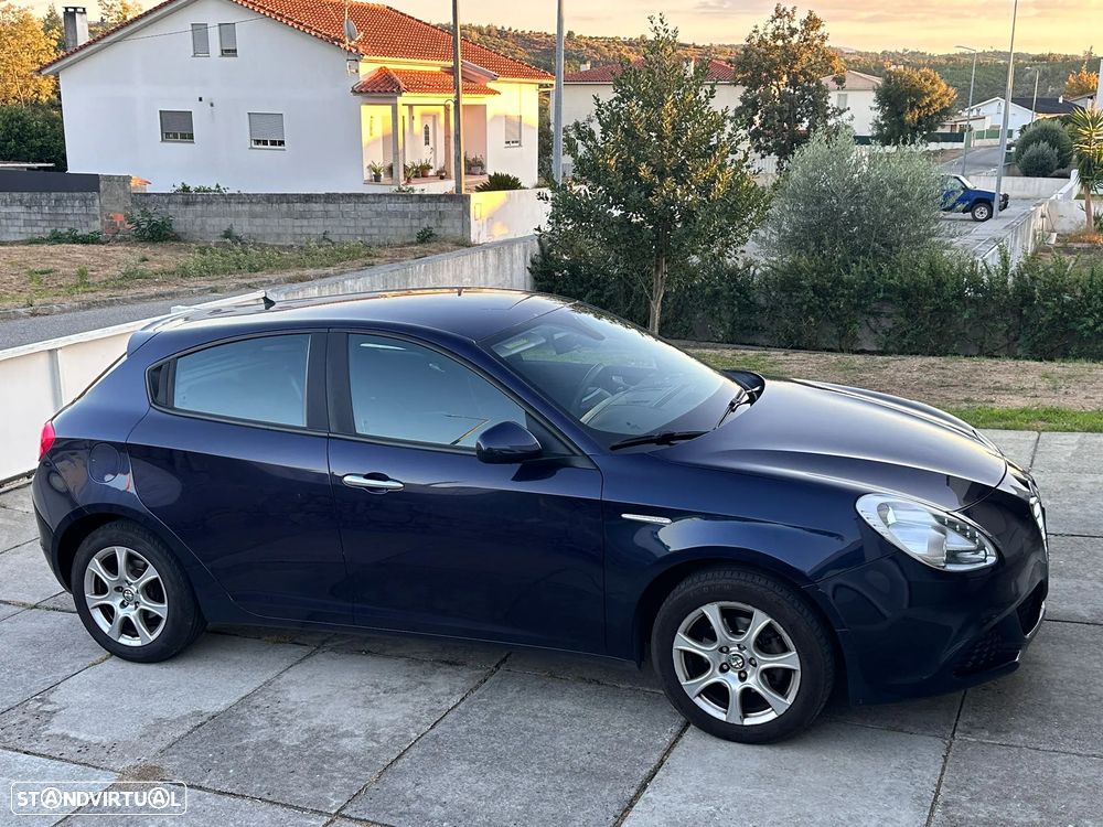 Alfa Romeo Giulietta 1.6 JTDm Corporate - 4