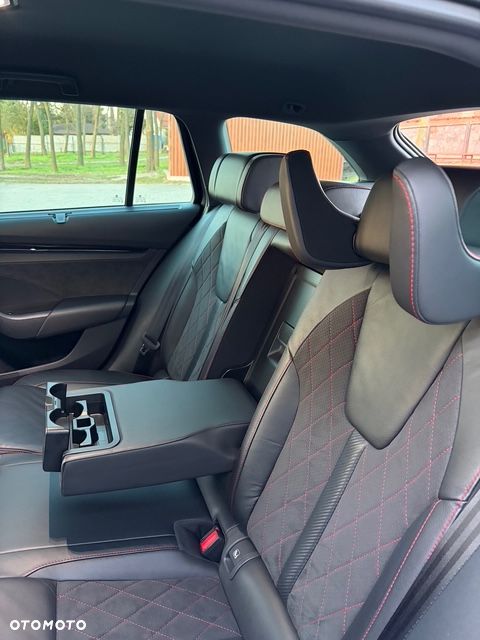 Skoda Octavia 2.0 TDI DSG RS - 8