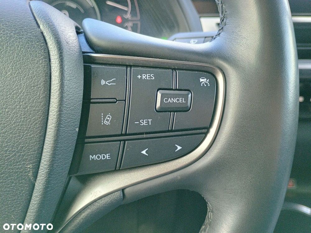 Lexus UX 250h GPF Business 2WD - 15