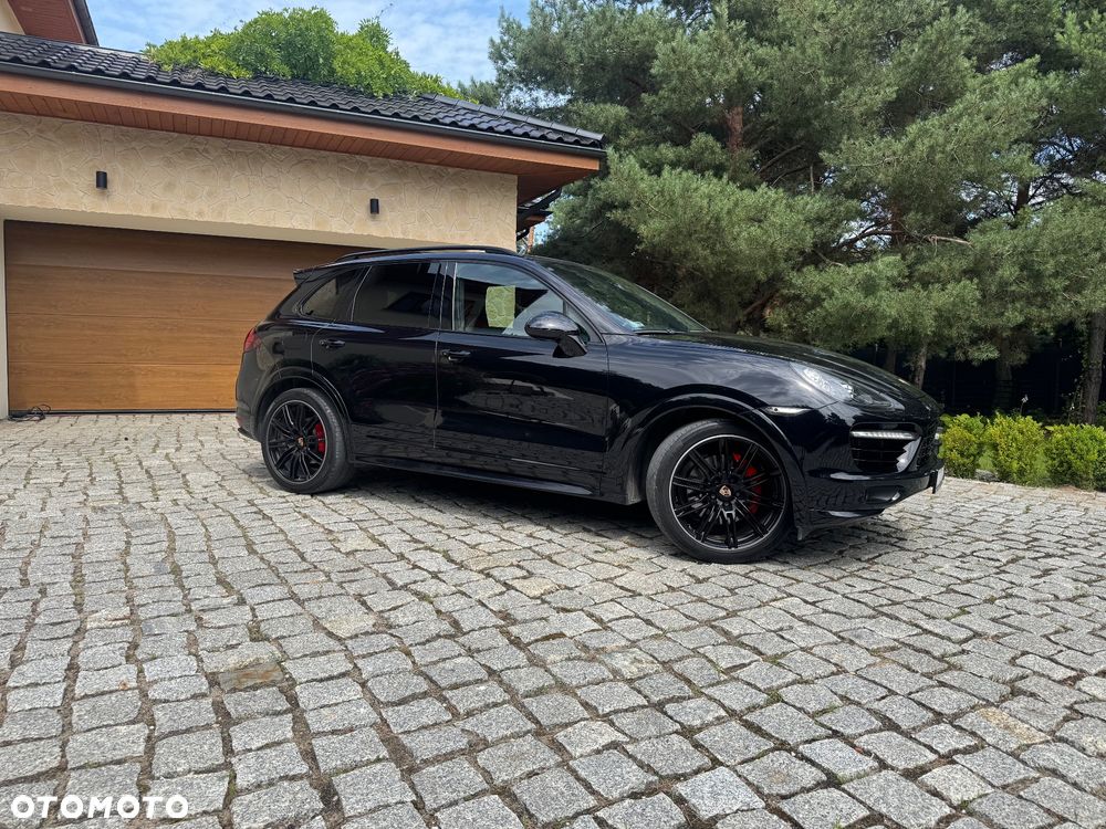 Porsche Cayenne GTS - 2