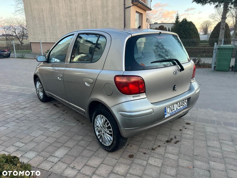 Toyota Yaris 1.0 Sol - 4
