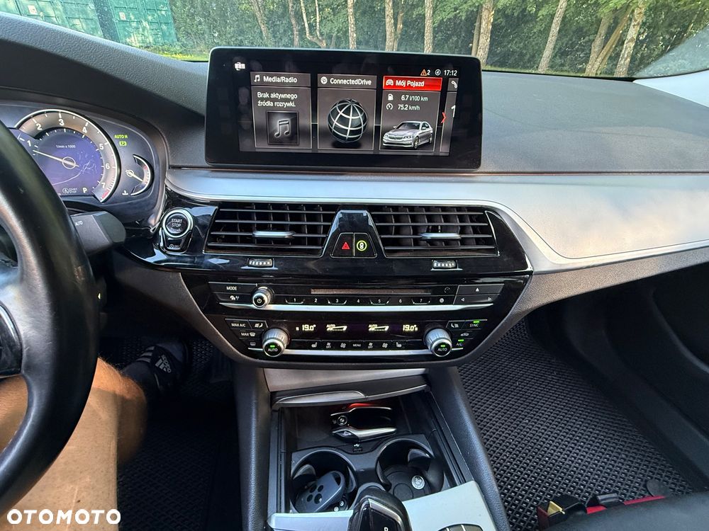 BMW Seria 5 530i GPF xDrive - 14