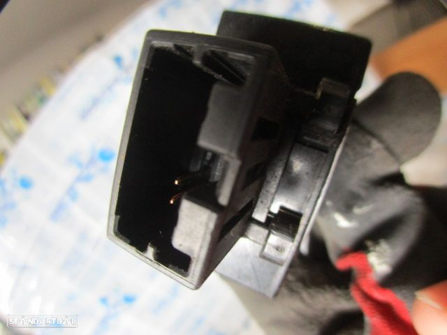 Interruptor Inter4671 NISSAN 350Z COUPE Z33 2004 3.5I 280CV 3P CINZENTO TAMPA DE COMBUSTIVEL - 3