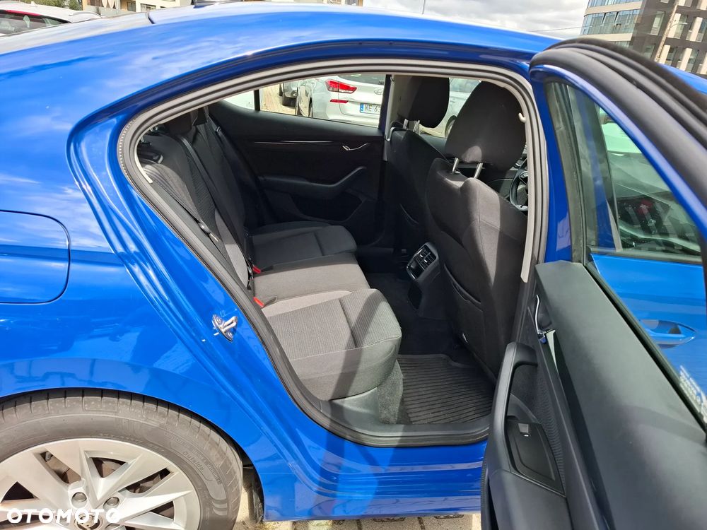 Skoda Octavia 2.0 TDI SCR Ambition DSG - 10