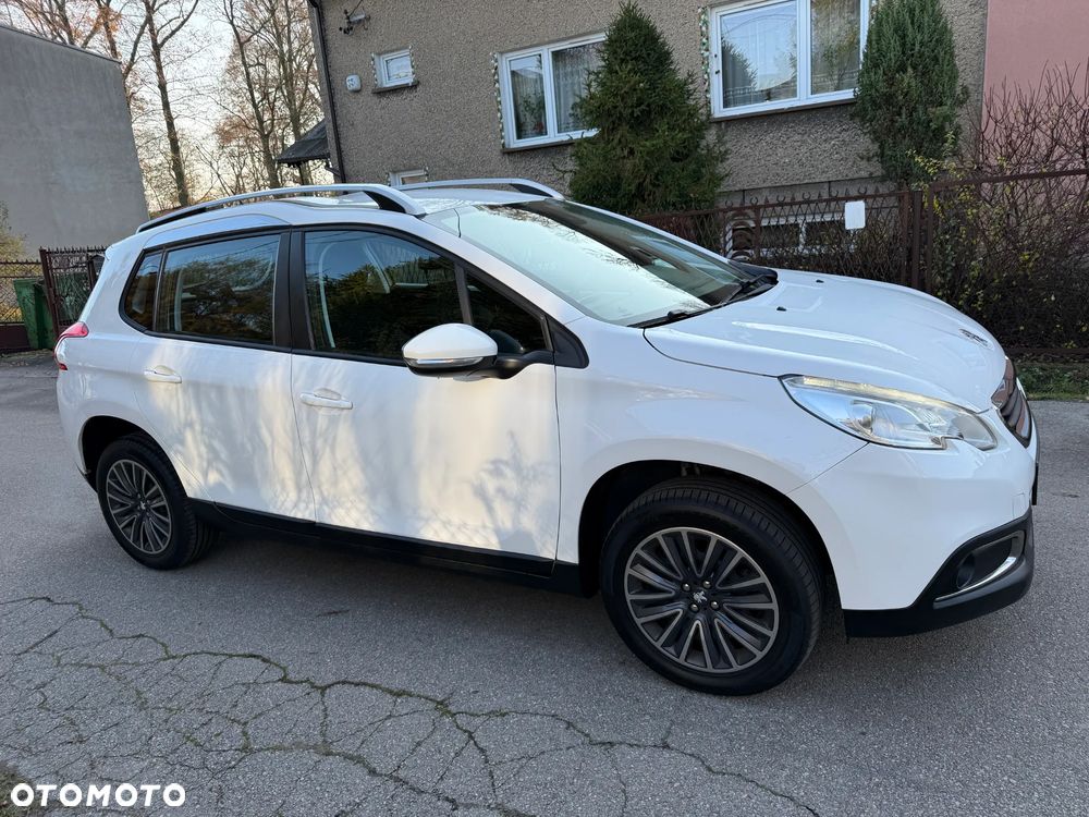 Peugeot 2008 1.2 Pure Tech Style EU6 - 10