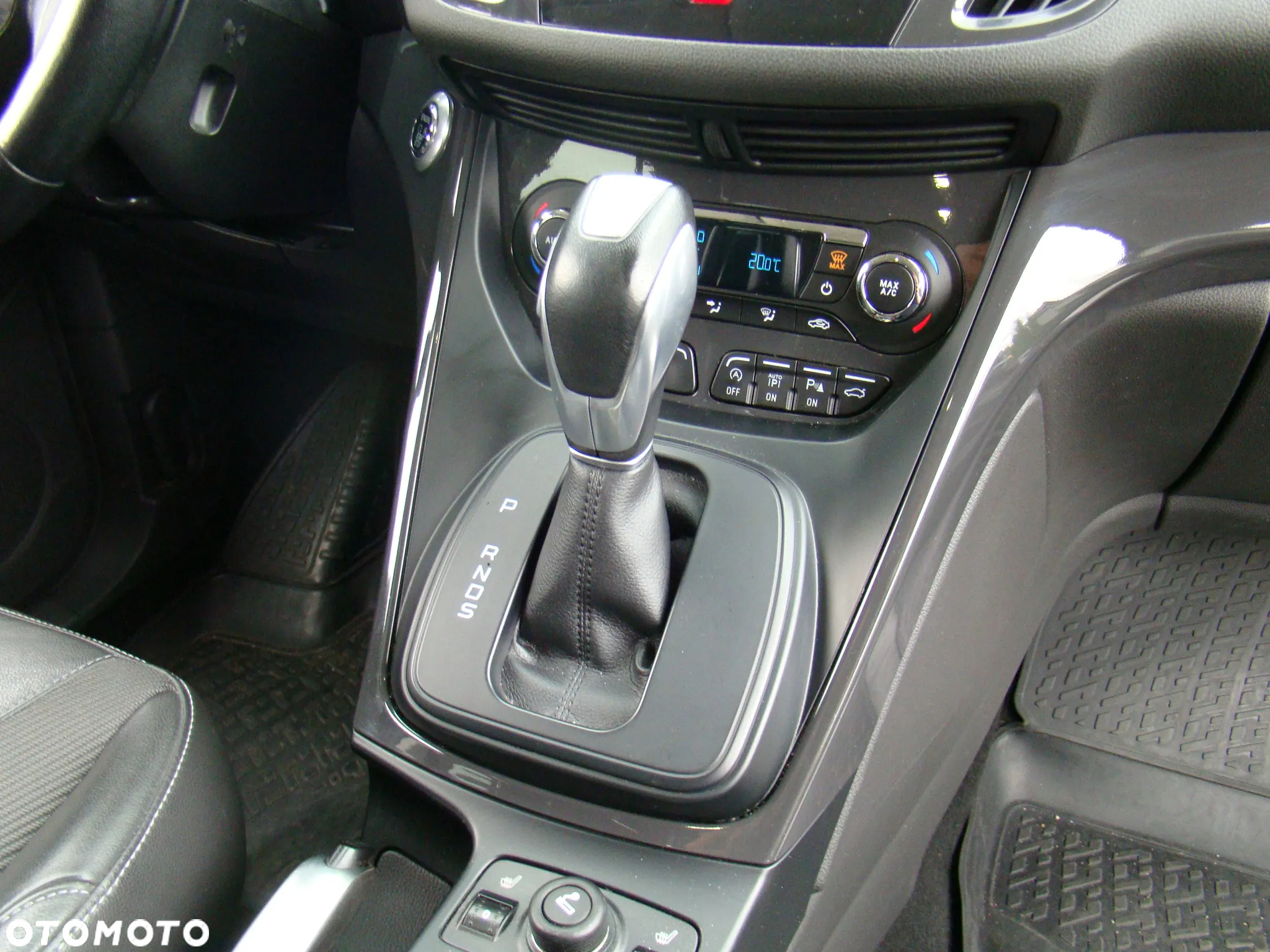 Ford Kuga 2.0 TDCi 4x4 Individual - 40