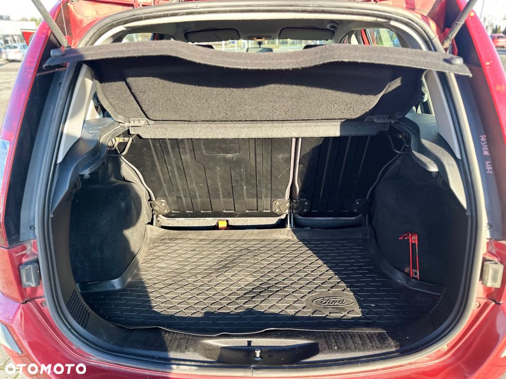 Ford Fusion 1.4 Ambiente - 12