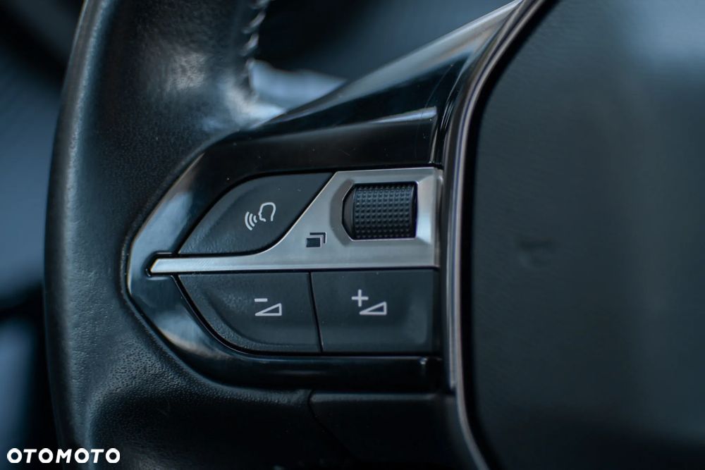 Peugeot 2008 1.2 PureTech GT Pack S&S - 19