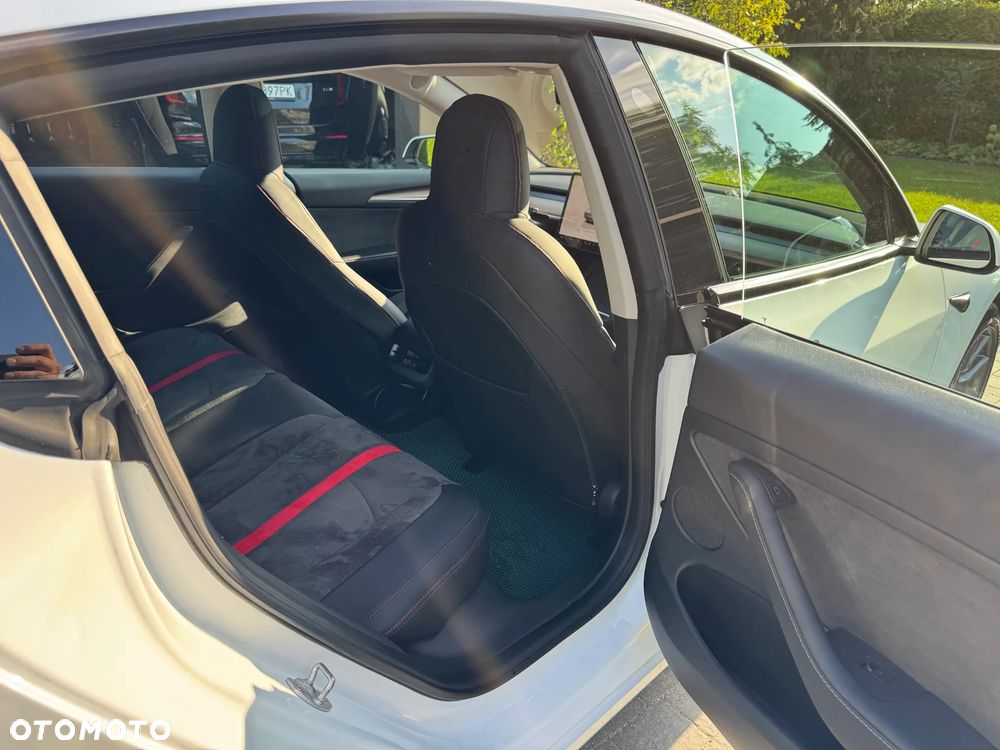 Tesla Model 3 - 3
