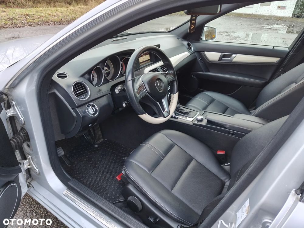 Mercedes-Benz Klasa C 220 CDI 7G-TRONIC Avantgarde Edition - 19