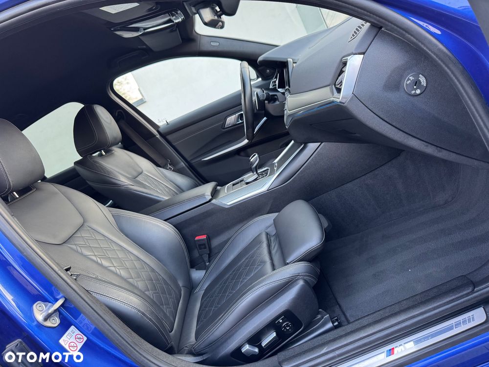 BMW Seria 3 330e M Sport - 29