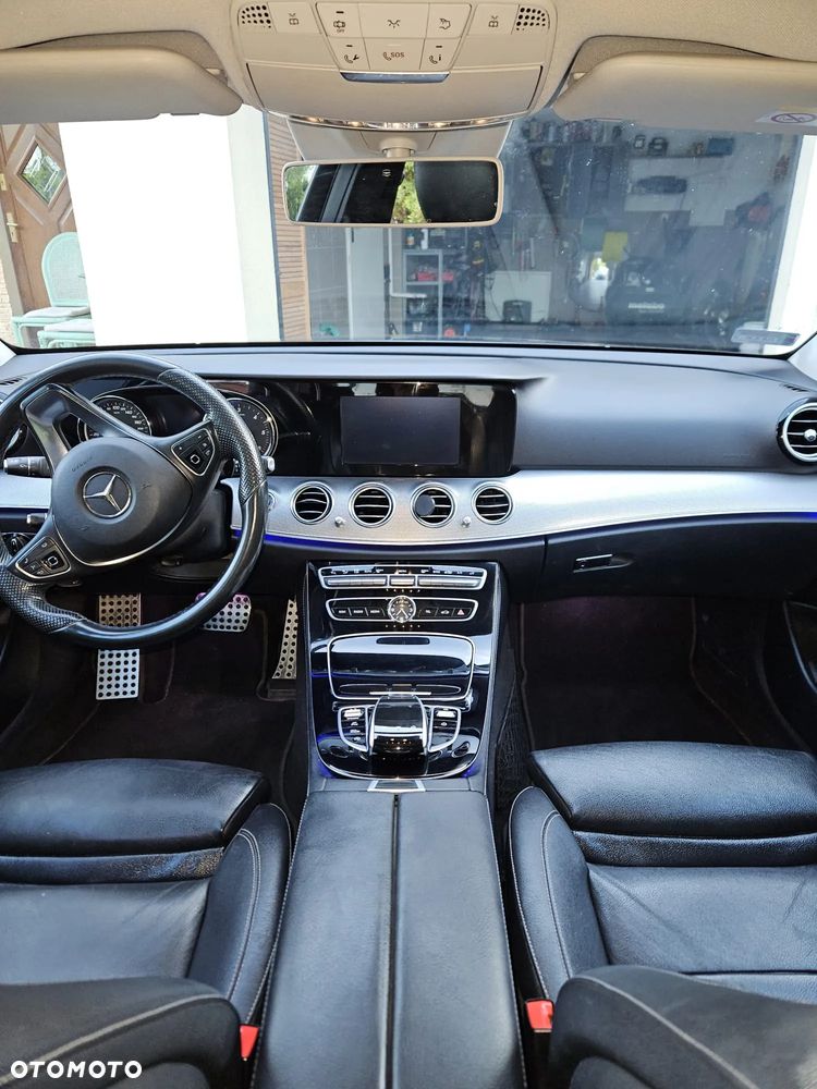 Mercedes-Benz Klasa E 220 d 9G-TRONIC - 13