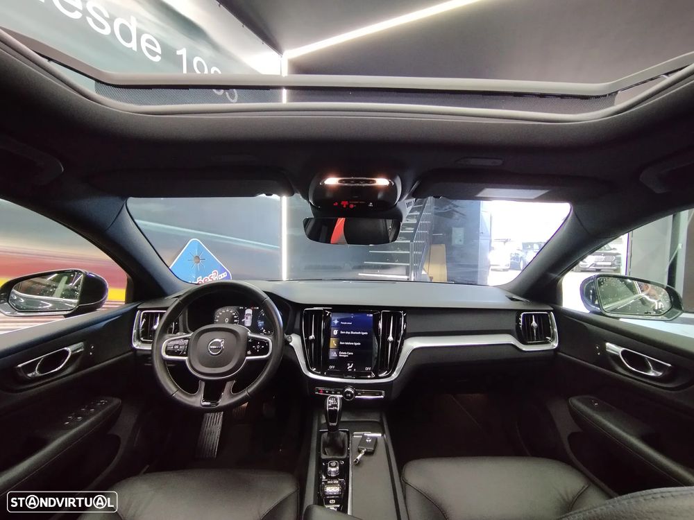 Volvo V60 2.0 D4 Momentum Plus - 19