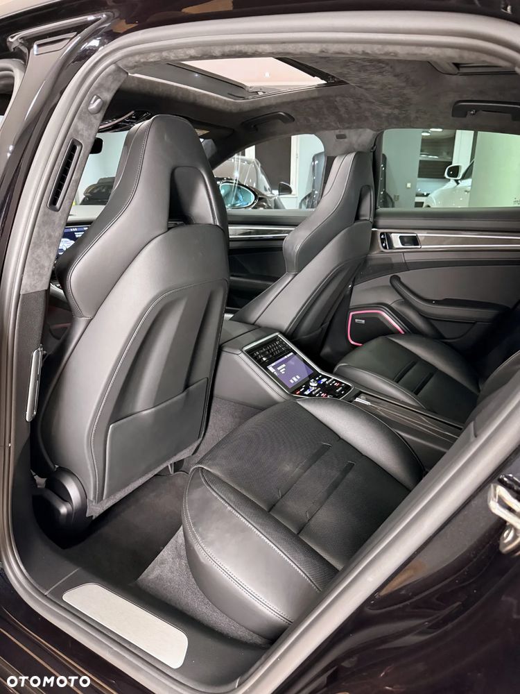 Porsche Panamera Turbo Executive - 19