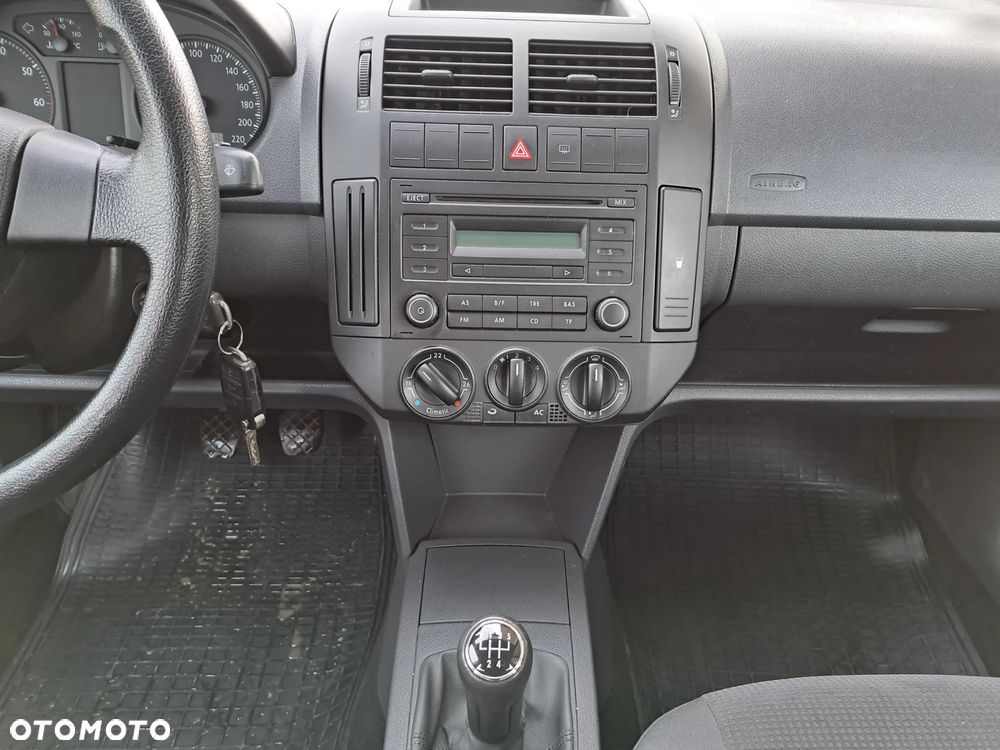 Volkswagen Polo - 22
