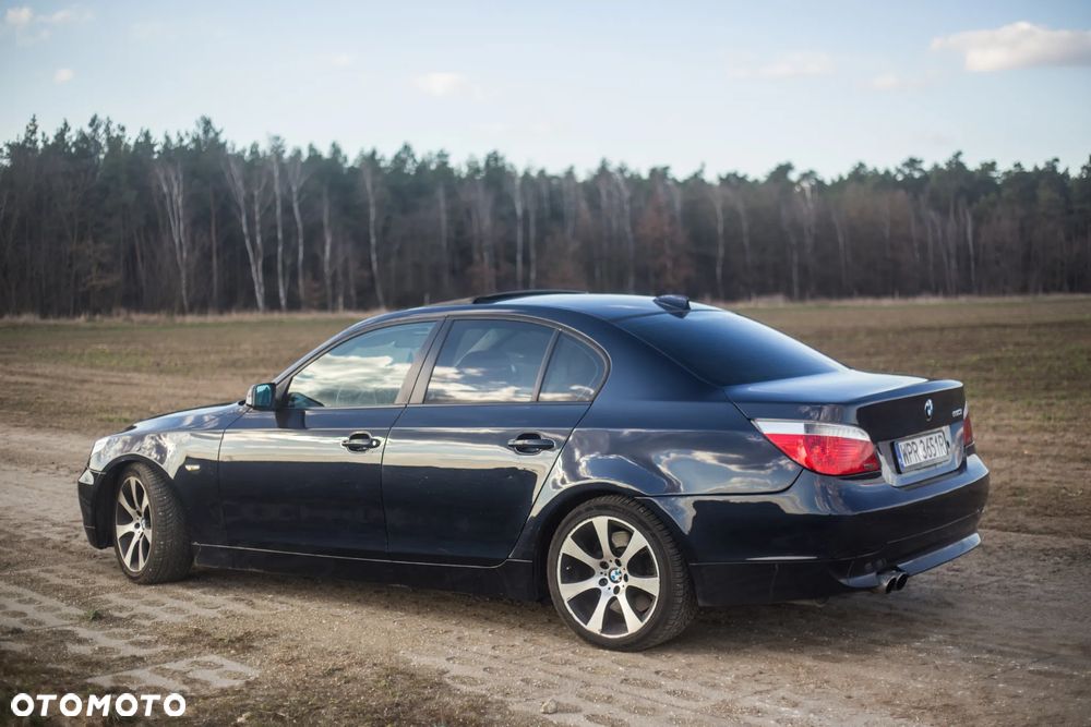 BMW Seria 5 550i - 13