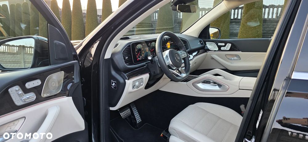 Mercedes-Benz GLS - 22