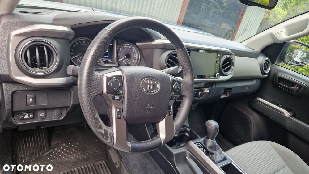 Toyota Tacoma - 18