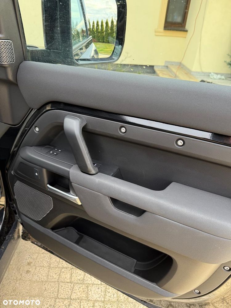 Land Rover Defender - 9