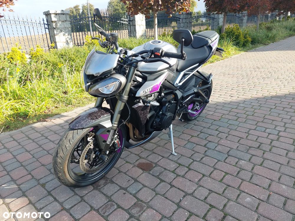Triumph Street Triple - 1