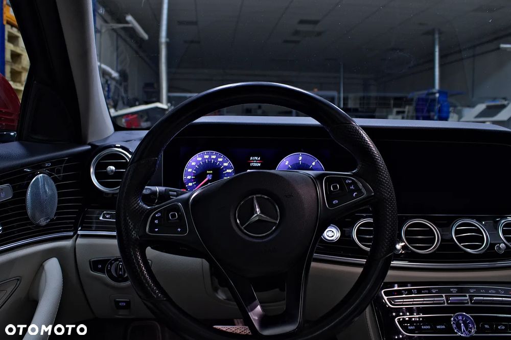 Mercedes-Benz Klasa E 220 d 4-Matic 9G-TRONIC - 7