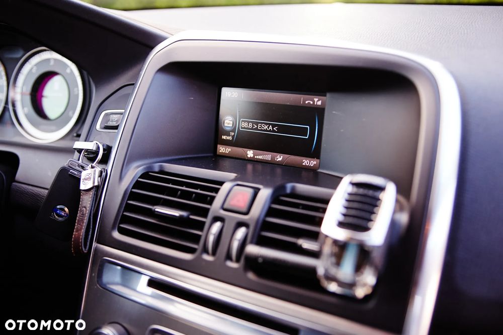 Volvo XC 60 D4 Momentum - 24
