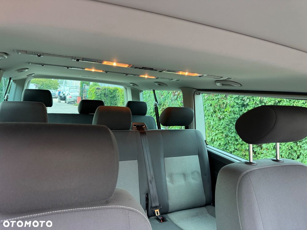 Volkswagen Caravelle - 31