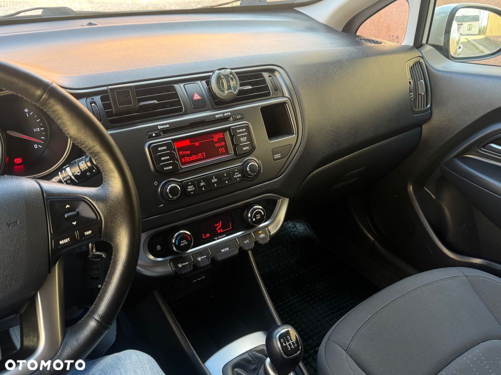 Kia Rio 1.4 Platinum Edition - 28