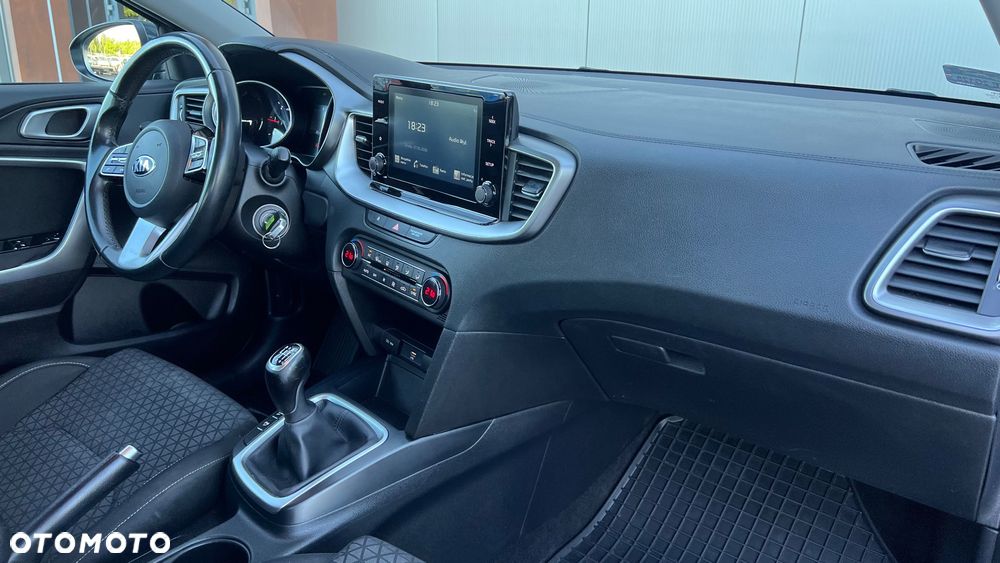 Kia Ceed 1.6 CRDi SCR M - 11