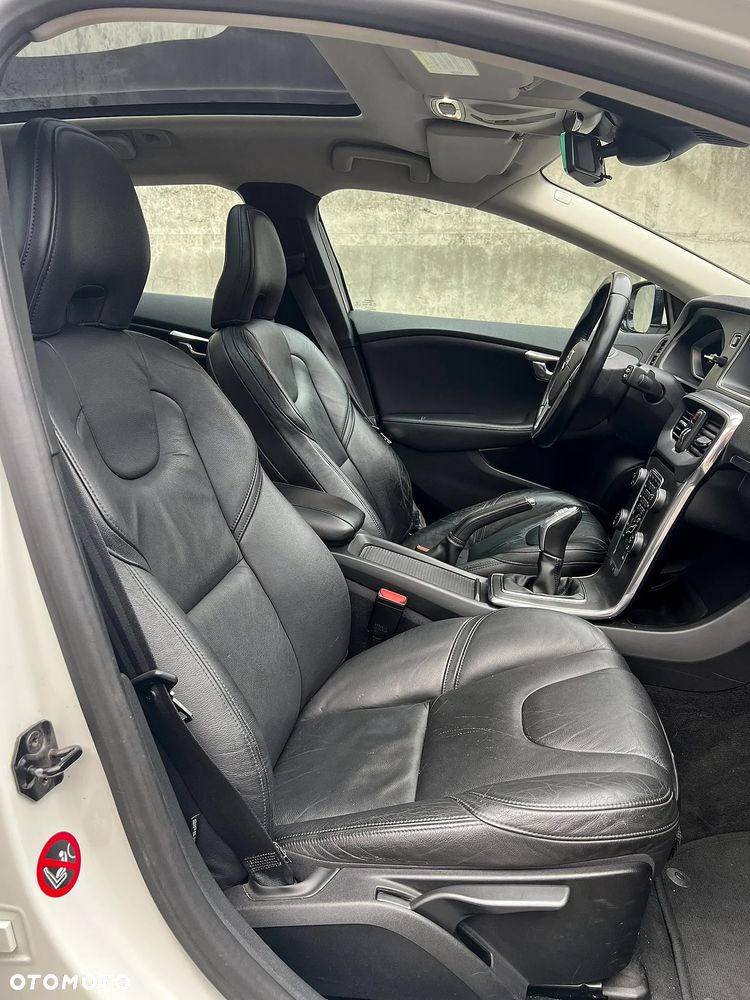 Volvo V40 D2 Summum - 23