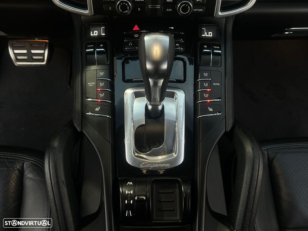 Porsche Cayenne - 16