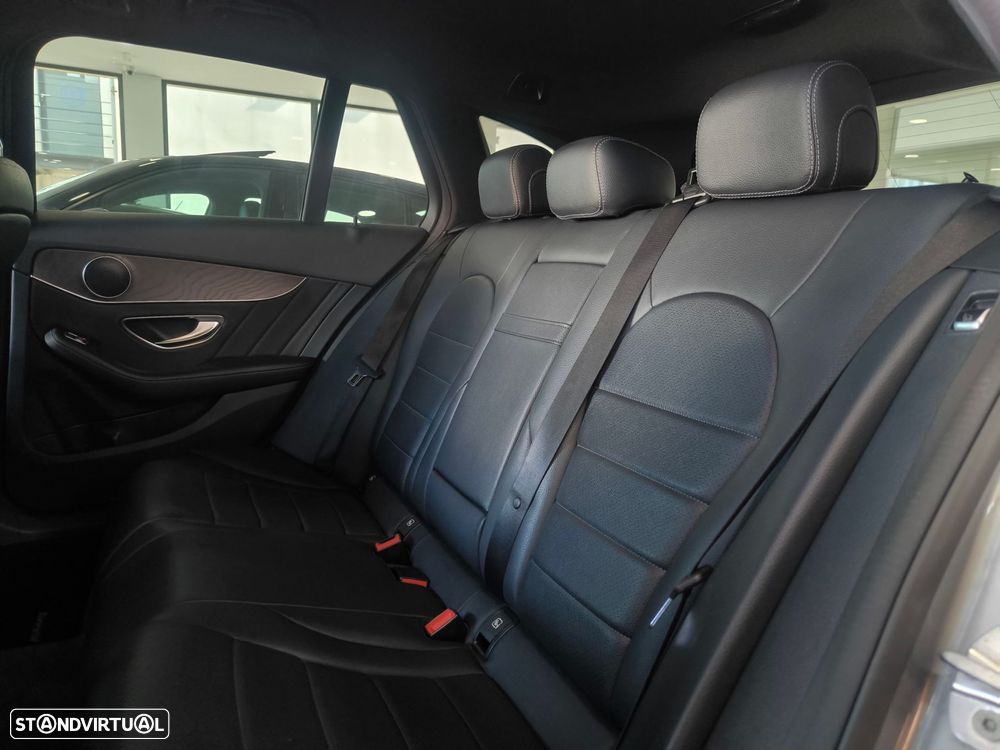 Mercedes-Benz C 200 d Station 7G-TRONIC AMG Line — fotografia 12