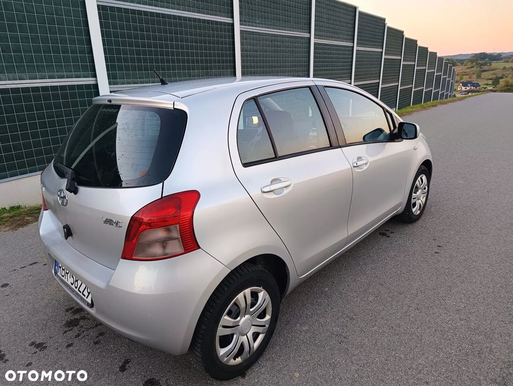 Toyota Yaris 1.3 Sol Premium - 18