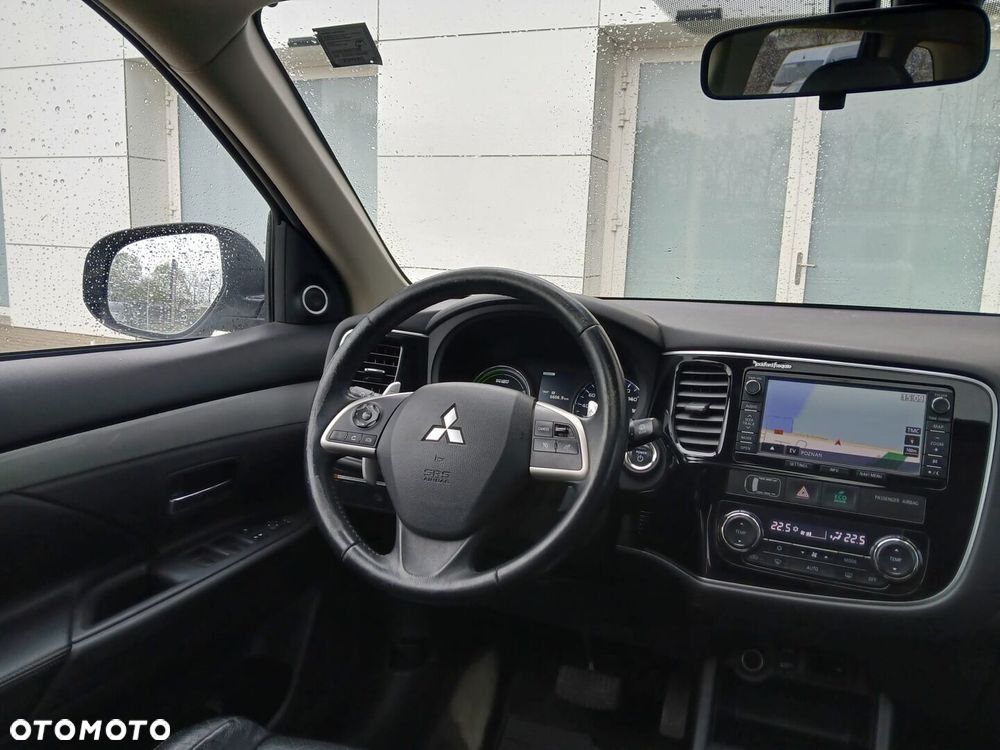 Mitsubishi Outlander - 5
