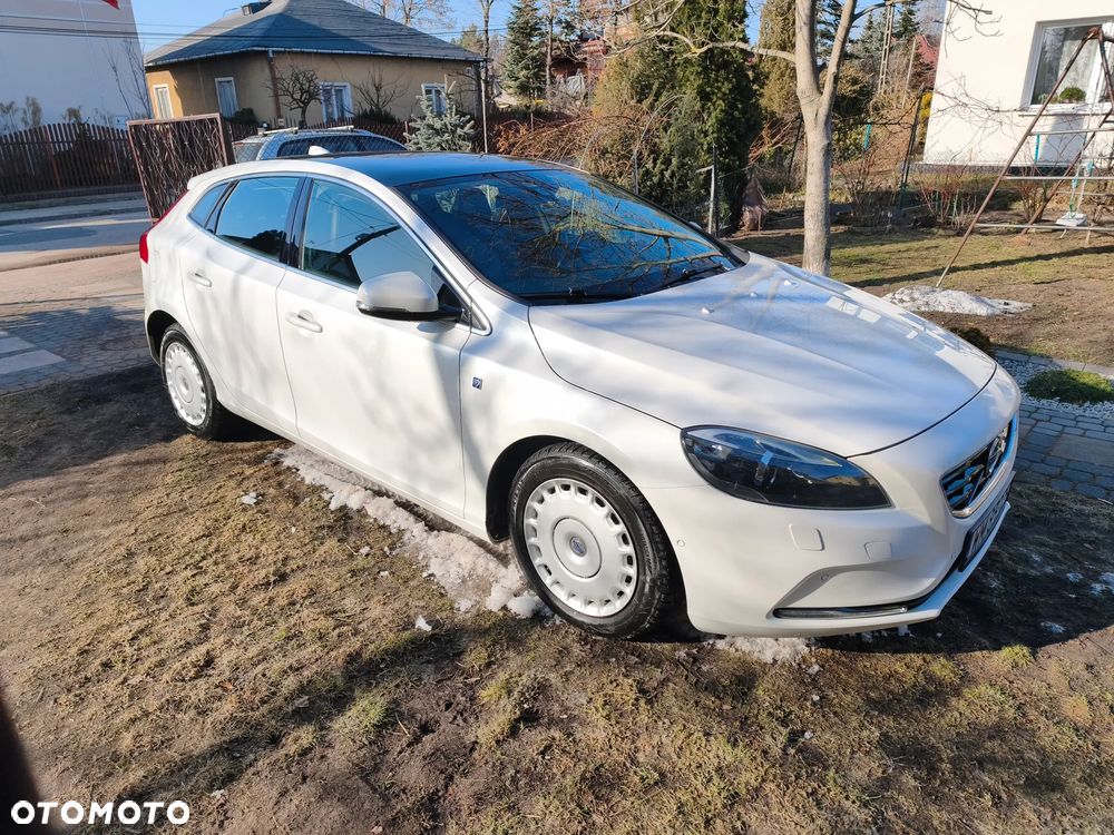 Volvo V40 D4 Drive-E Ocean Race - 1