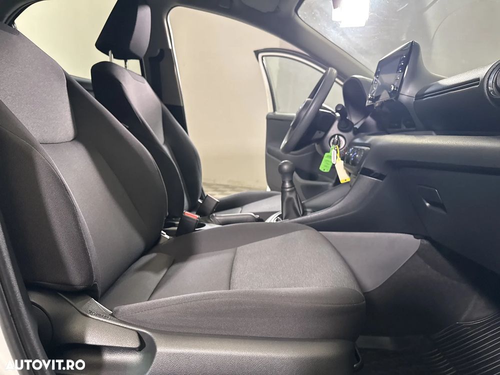 Toyota Yaris - 12